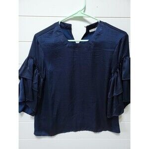 Violet & Claire size S tiered short sleeve blouse